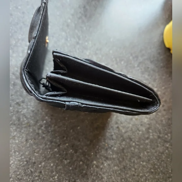 XOXO Wallet WOMEN'S, WALLET, XOXO, BLACK WITH GOLD ACCENTS, NWOT - Picture 5 of 7